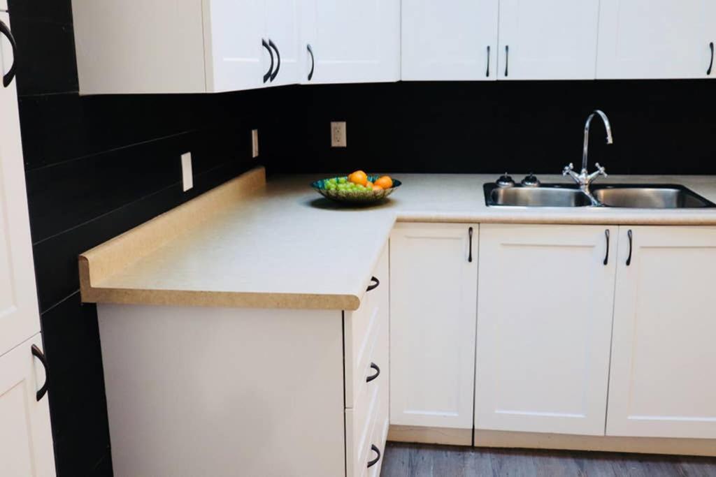 Apartamento Sun Dog Manor Maple Creek Exterior foto