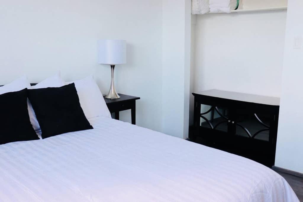 Apartamento Sun Dog Manor Maple Creek Exterior foto