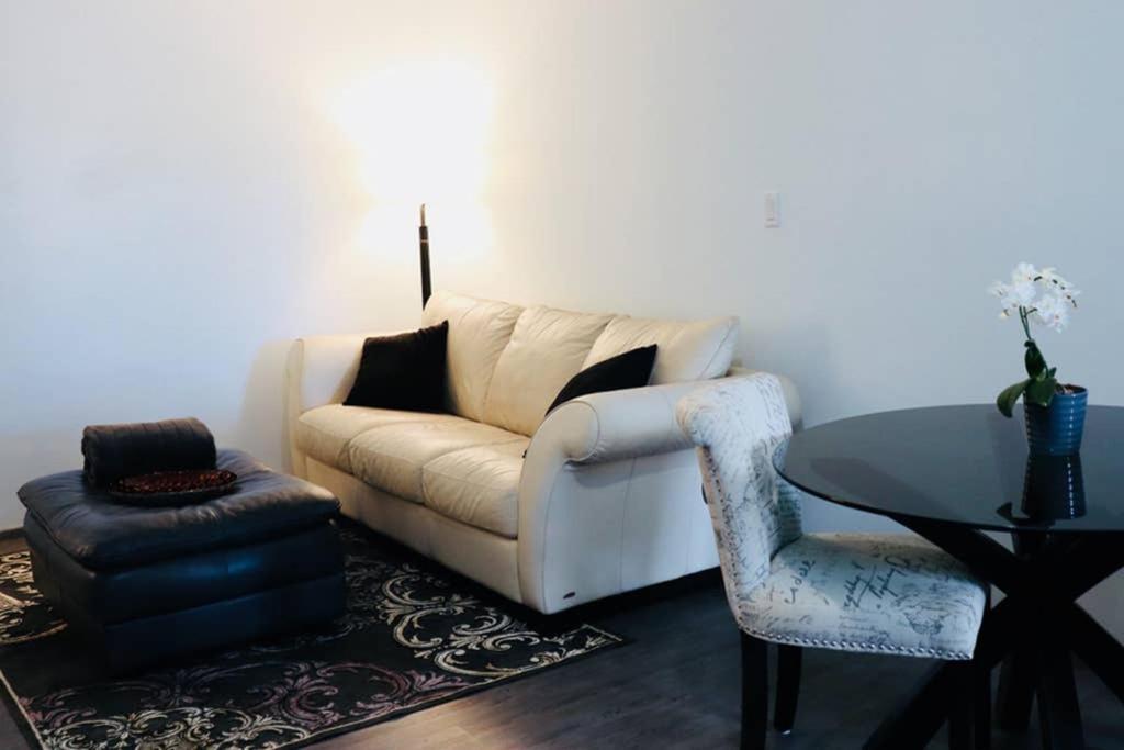 Apartamento Sun Dog Manor Maple Creek Exterior foto