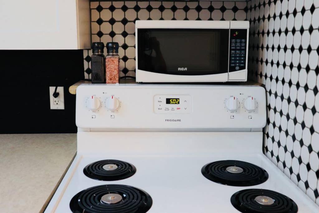Apartamento Sun Dog Manor Maple Creek Exterior foto