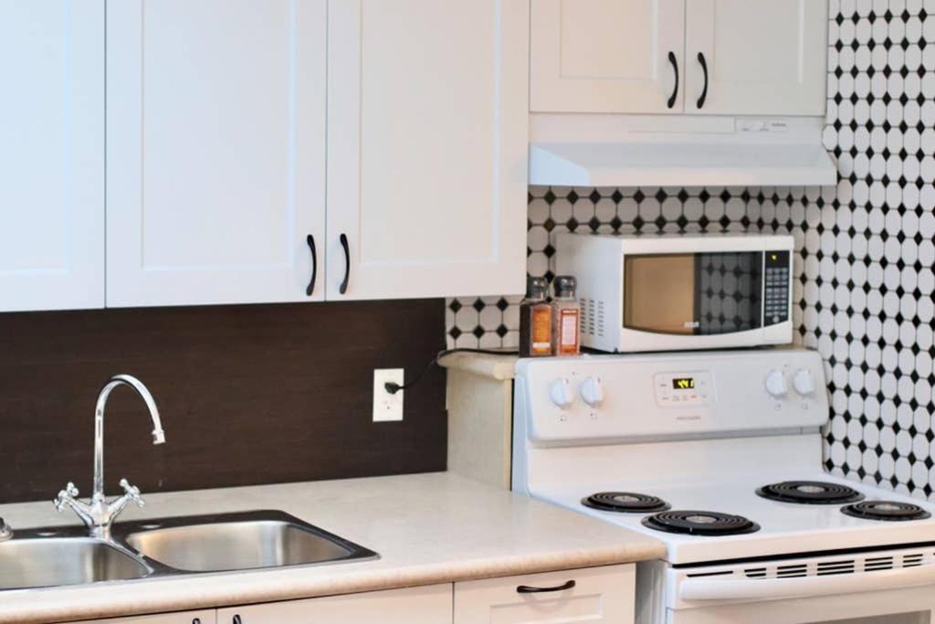 Apartamento Sun Dog Manor Maple Creek Exterior foto